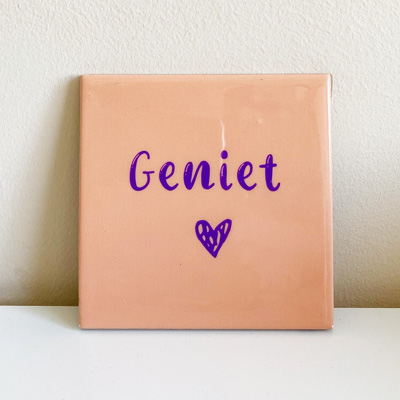 Tegeltje Geniet