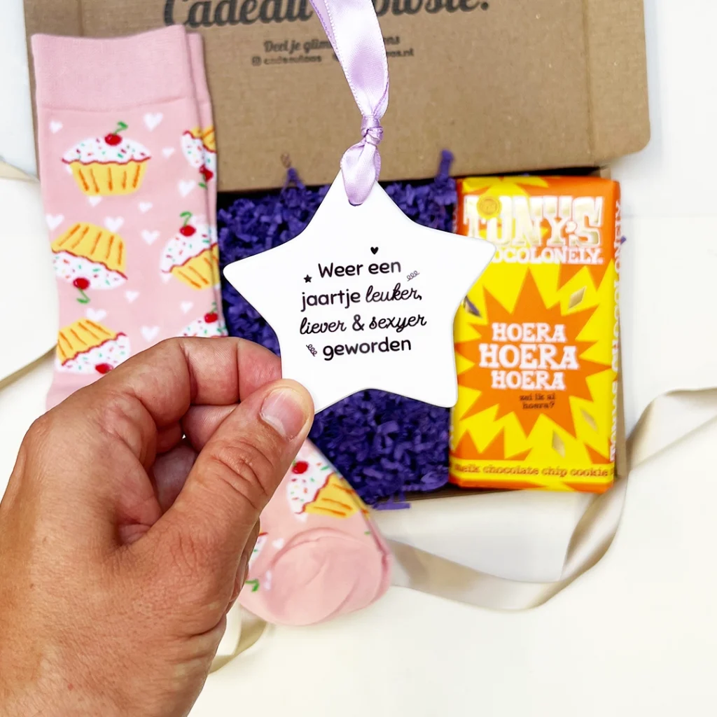 Hoera door de brievenbus cadeaubox