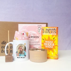 Gepersonaliseerde Hoera voor haar cadeaubox