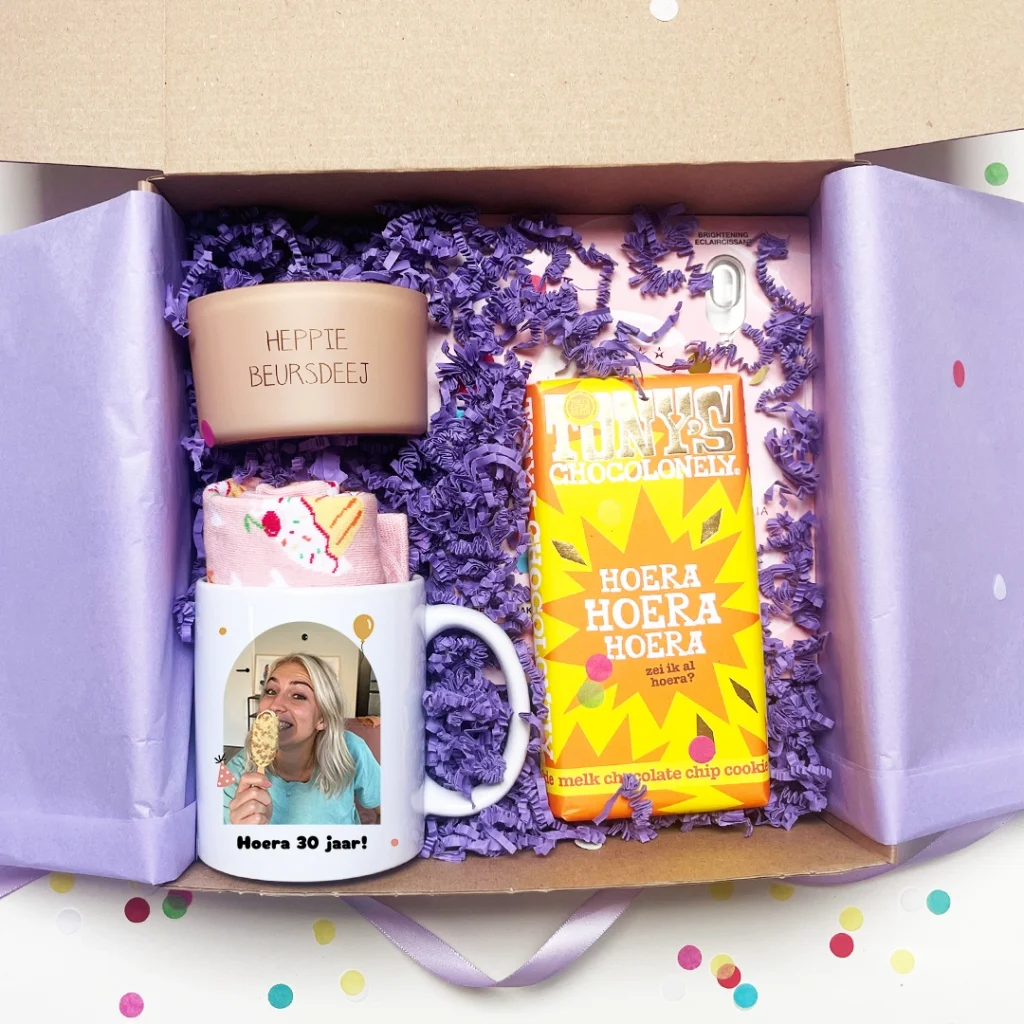 Gepersonaliseerde Hoera voor haar cadeaubox